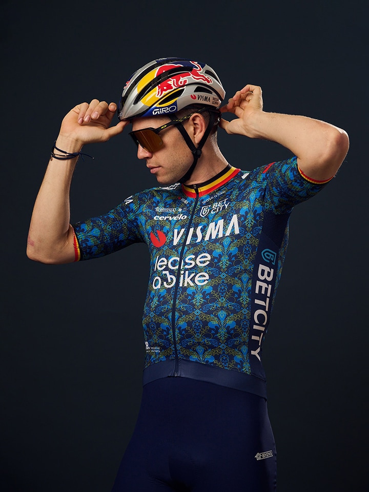 Team Visma | Lease a Bike rider portrait
